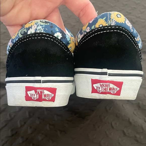 Vans Women's Floral Black Sneakers - Picture 4 of 11